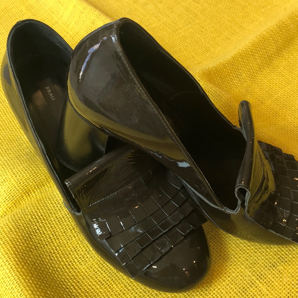 Frau Italian Fringe Pump in Olive Patent